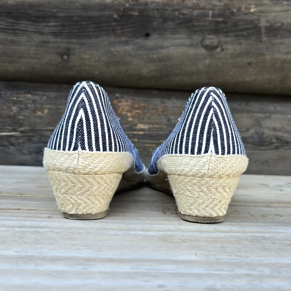 American Eagle by Payless Coastal Nautical Striped Espadrille Comfort Wedge 9.5M
